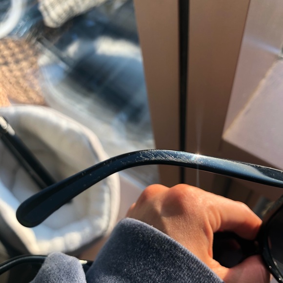 Chanel bow sunglasses - Picture 5 of 7